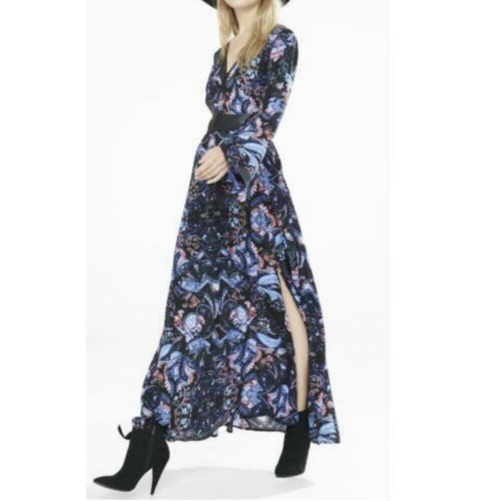 Express Women Blue Paisley Bell Sleeve Fit And Flare Maxi Dress Size 6